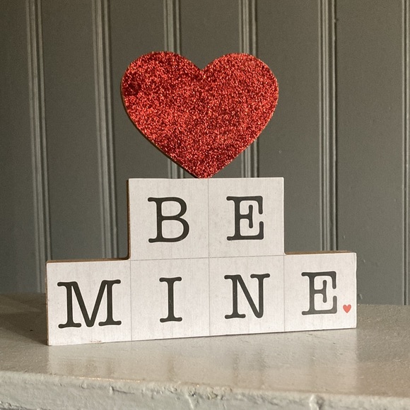 NWT BE MINE Glittered Red ❤️ Stacked Block Letters Wooden Decoration Sign - Picture 3 of 9